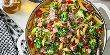 Prime Rib Pasta with Broccoli and Cheese